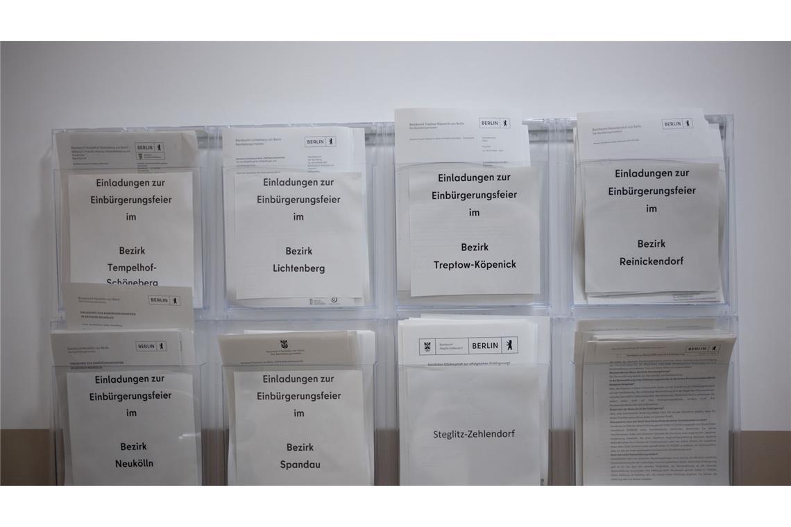 Entscheidung über Einbürgerungsantrag dauert manchmal Jahre In Berlin gab es deutlich mehr Einbürgerungen nach drei Jahren aufgrund besonderer Integrationsleistungen als etwa in Bayern oder Hamburg. (Archivfoto)