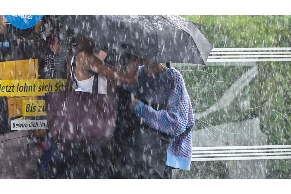 Unwetter ziehen über Teile Deutschlands In Berlin gab es Sturmböen und starke Regengüsse.
