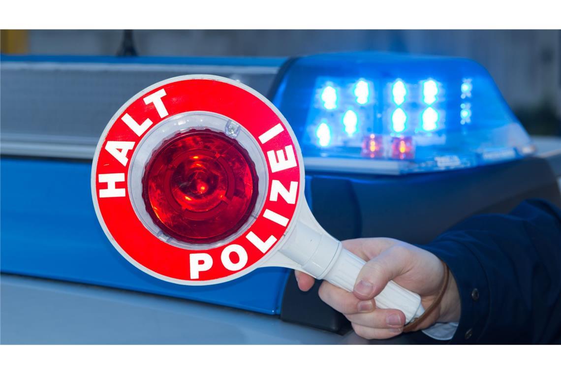 In Bremerhaven hat ein  Autofahrer einen Täuschungsversuch mit Kunstpenis und falschem Urin unternommen (Symbolfoto).