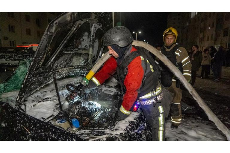 In Charkiw wurde ein Wohnviertel von russischen Drohnen getroffen.