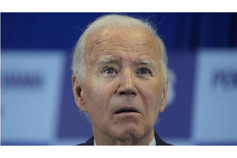 In dem Buch wird unter anderem geschildert, dass Mitarbeiter einen Rollstuhl für Biden wollten.