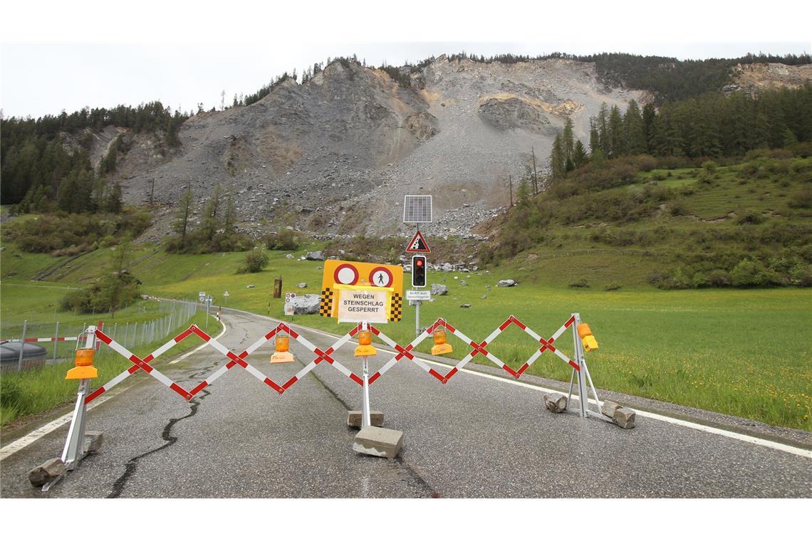 Brienz wird bis Sonntag evakuiert In dem Schweizer Dorf Brienz besteht ab sofort ein Betretungsverbot. Es droht ein riesiger Schuttstrom.