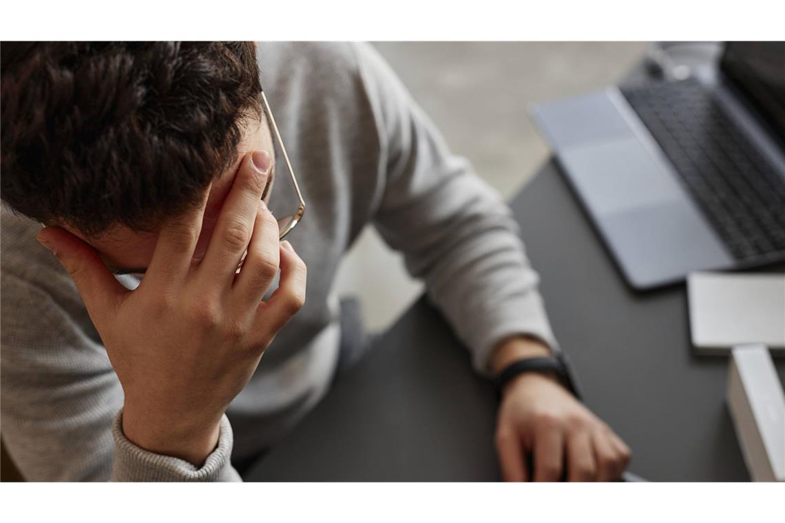 In dem viralen Video wird unter anderem hinterfragt, ob eine 40-Stunden-Woche gut für die mentale Gesundheit ist. (Symbolbild)