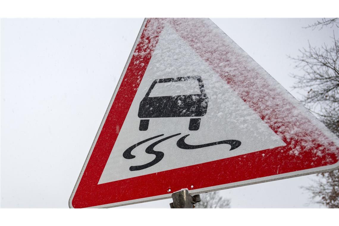 Graupel, Gewitter und Glätte drohen In den kommenden Tagen ist in Baden-Württemberg Glätte angesagt. (Symbolbild)