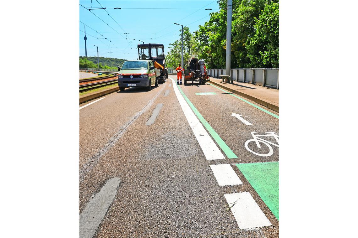 In den Ferien rücken die Straßenbauer an In den Pfingstferien wird in Stuttgart-Ost auf der Pischekstraße stadtauswärts eine Fahrradspur eingerichtet.