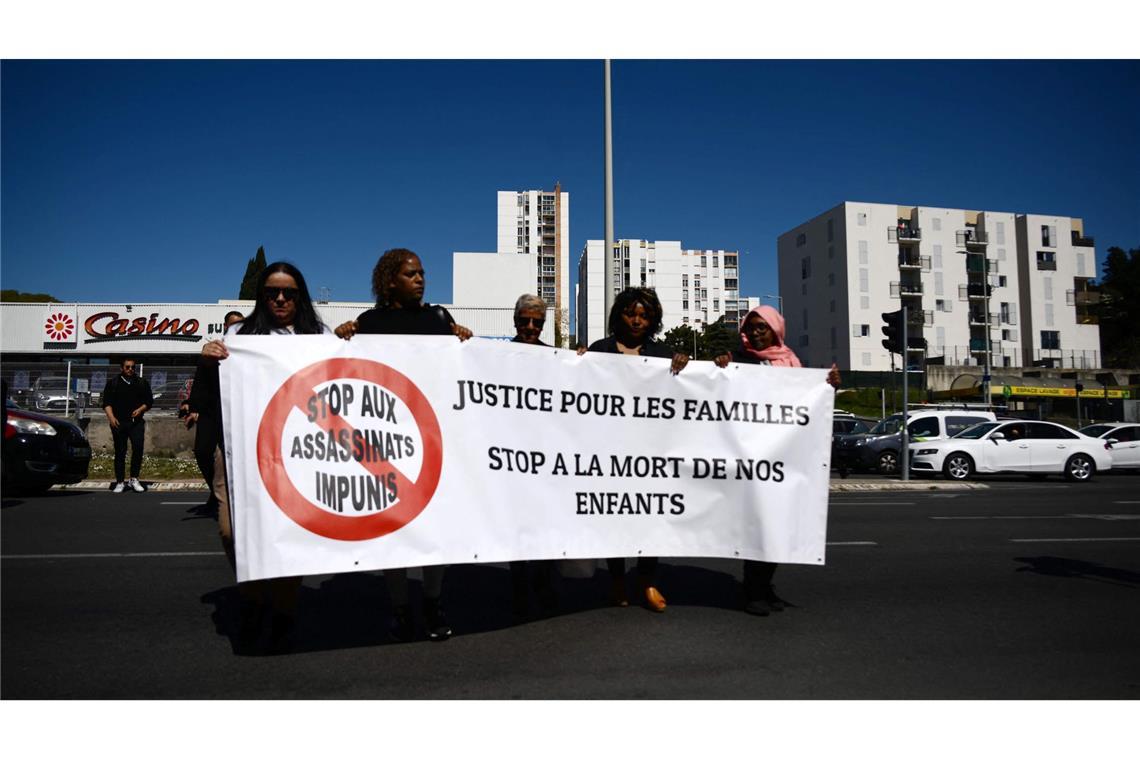 In den von Drogengewalt beherrschten Viertel in Marseille protestieren Bewohner und Betroffene gegen den Rauschgifthandel (Archivbild).