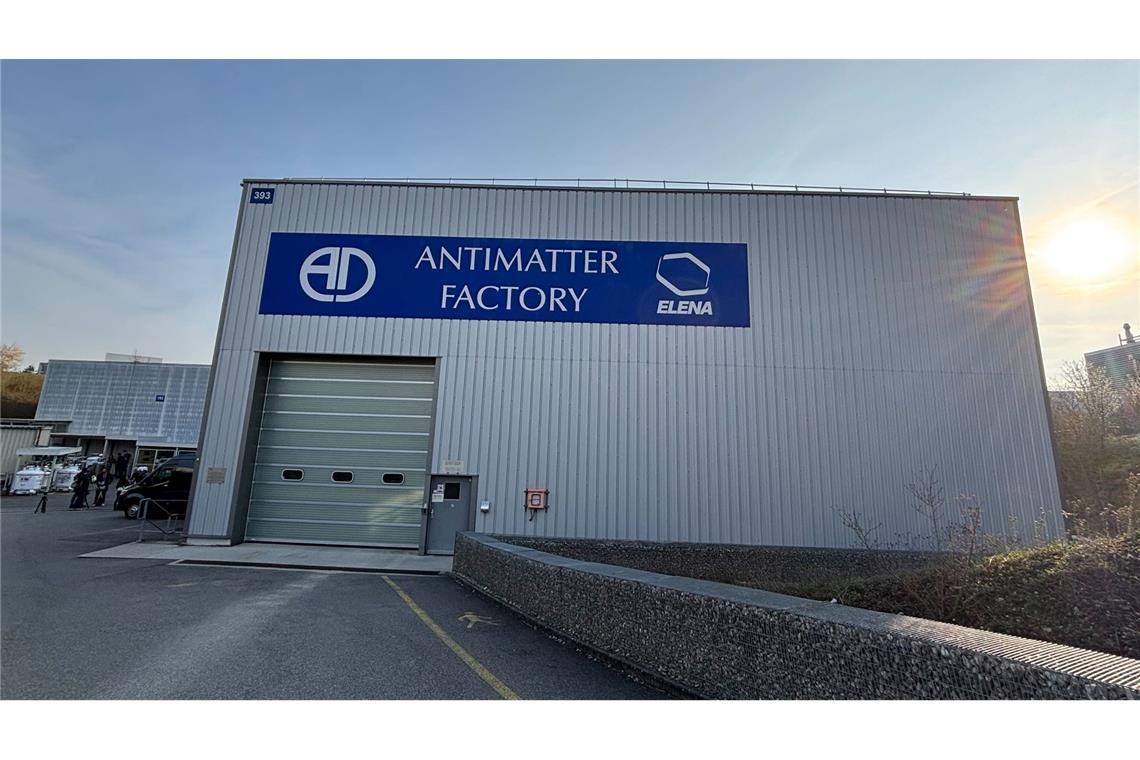 In der Antimaterie-Fabrik werden die Antiprotonen entschleunigt und gespeichert.