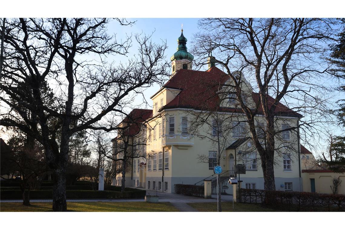 Aus der Haft ins Gericht - Neuer Prozess gegen Schuhbeck In der Außenstelle der JVA saß Schuhbeck seit Februar 2024 ein.