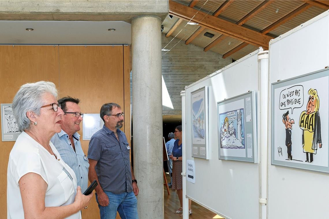 Wiedersehensfreude in schweren Zeiten In der Ausstellung begleiten deutsche und französische Karikaturisten die Entwicklung der deutsch-französischen Freundschaft mit scharfem, ironischem Blick. Fotos: Jörg Fiedler