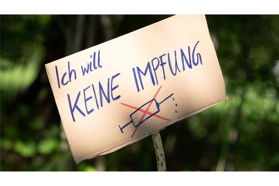 In der Corona-Krise gingen Impfgegner auch auf die Straße. In sozialen Netzwerken sind sie nach wie vor aktiv. (Archivfoto)