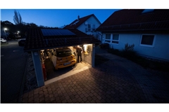 In der eigenen Garage laden ist vergleichsweise einfach. (Archivbild)