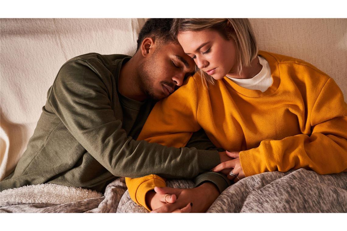 Kalte Tage, heiße Gefühle: Warum der Winter die beste Zeit für eine Beziehung ist In der kalten Jahreszeit wünschen sich viele einen Partner.
