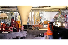 In der künftigen Bahnhofshalle waren die Arbeiten schon im Sommer weit vorangeschritten.