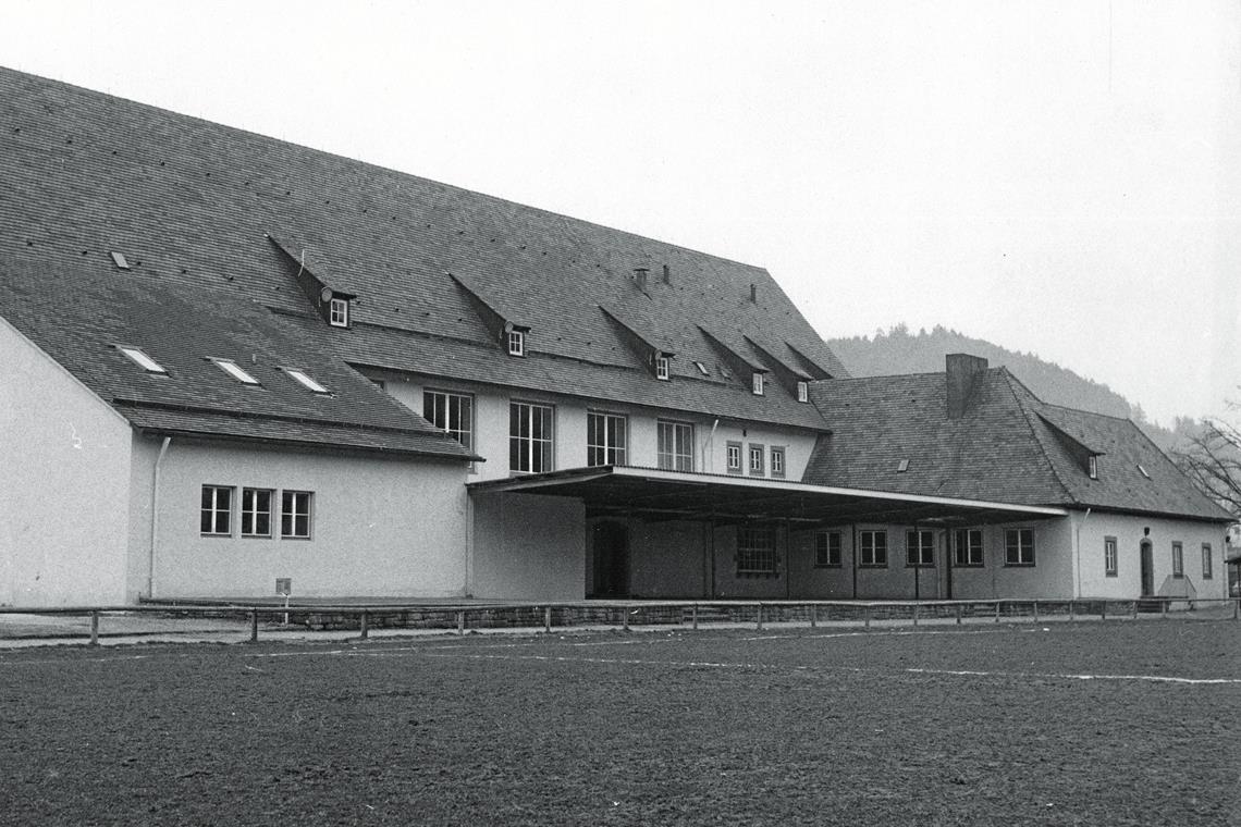 In der Murrhardter Stadthalle fanden in den ersten Nachkriegsjahren auch Tanzabende statt, bei denen so manches Band für eine spätere Ehe geknüpft werden konnte. Foto: MZ-Archiv/Digitalisierung: A. Kozlik