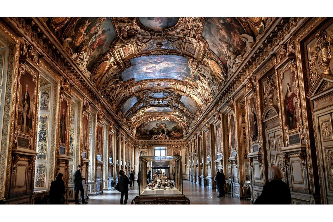 Louvre bleibt nach Einbruch doch für Besucher geschlossen