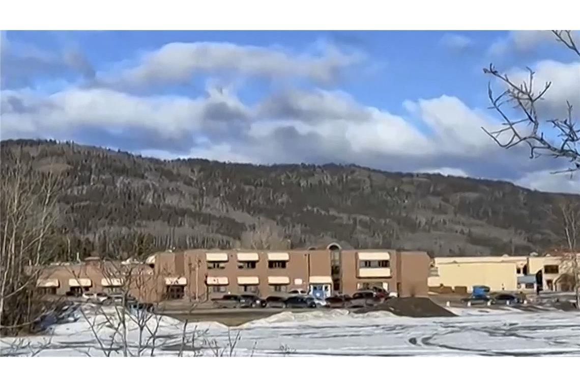 Mindestens zehn Tote nach Schüssen an Schule