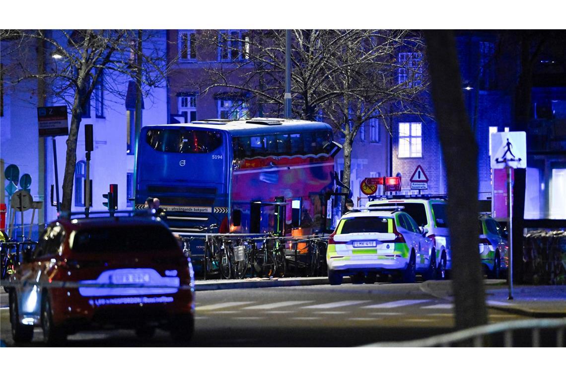 Tote und Verletzte bei schwerem Busunfall in Stockholm