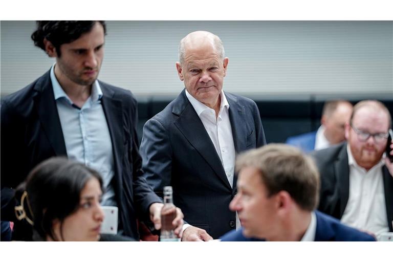 In der SPD-Fraktion meldete sich der ehemalige Bundeskanzler Olaf Scholz zum Jahrestag der Koalition zu Wort.