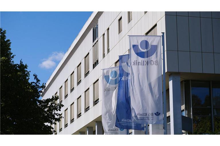 In der Unfallklinik in Tübingen wurden am Wochenende zwei Polizisten angegriffen und schwer verletzt (Symbolbild).