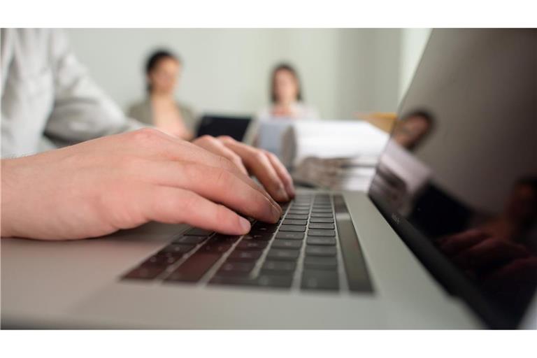 In Deutschland arbeiten im EU-Vergleich besonders viele Menschen in Teilzeit - vor allem Frauen. (Archivbild)