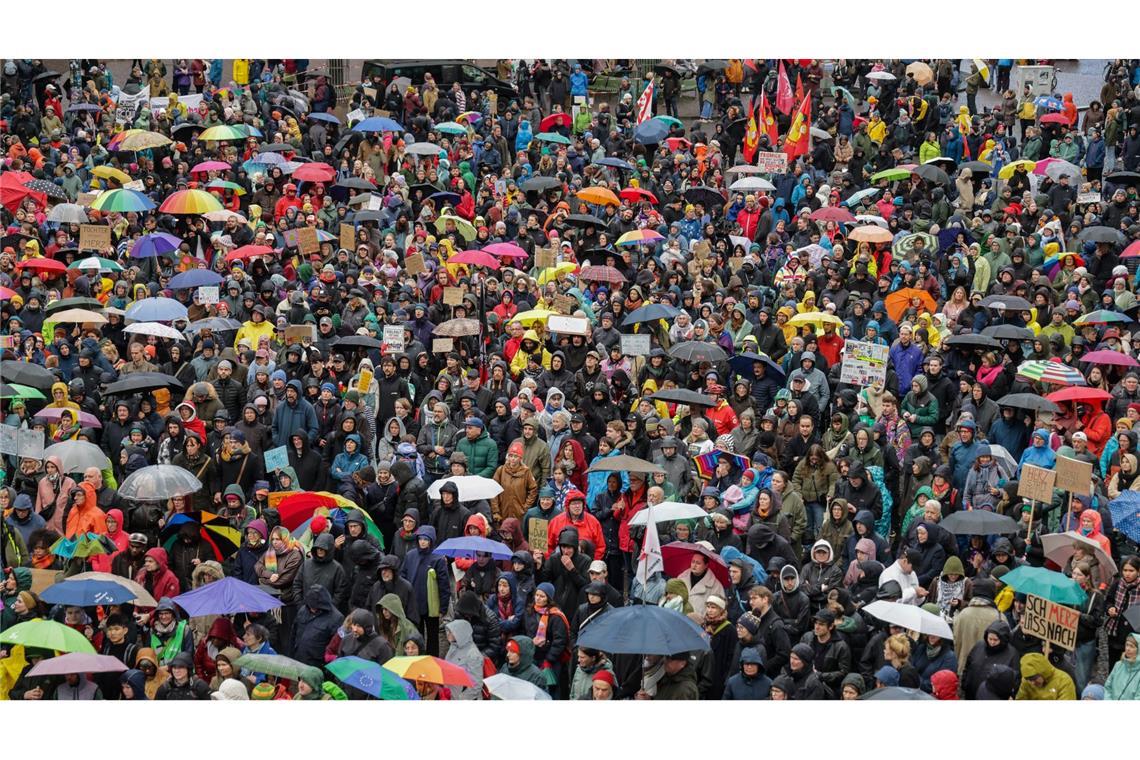 In Deutschland leben mehr als 80 Millionen Menschen. Laut einer Prognose könnte die Zahl in den kommenden Jahren sinken.