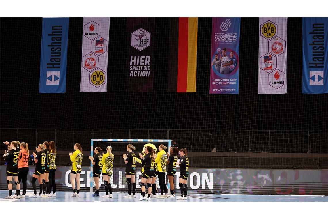 Dank Johanna Bundsens Paraden – HB Ludwigsburg zieht ins Finale ein In die Porsche-Arena kamen 3187 Zuschauer.