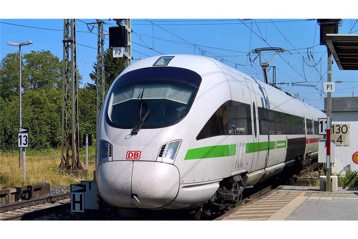 In einem ICE der Deutschen Bahn hat es in einer Zugtoilette gebrannt (Symbolfoto).