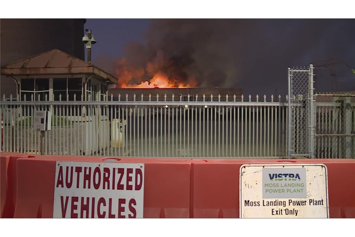 Kraftwerk in Kalifornien in Brand geraten In einem Kraftwerk in Kalifornien ist ein großes Feuer ausgebrochen.
