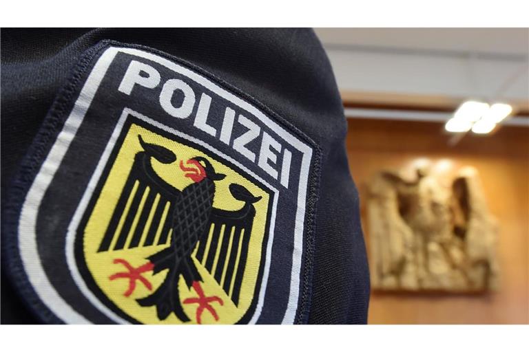 In einem sichergestellten Behälter findet die Karlsruher Kriminalpolizei nach einigen Wochen explosives Material (Symbolfoto).