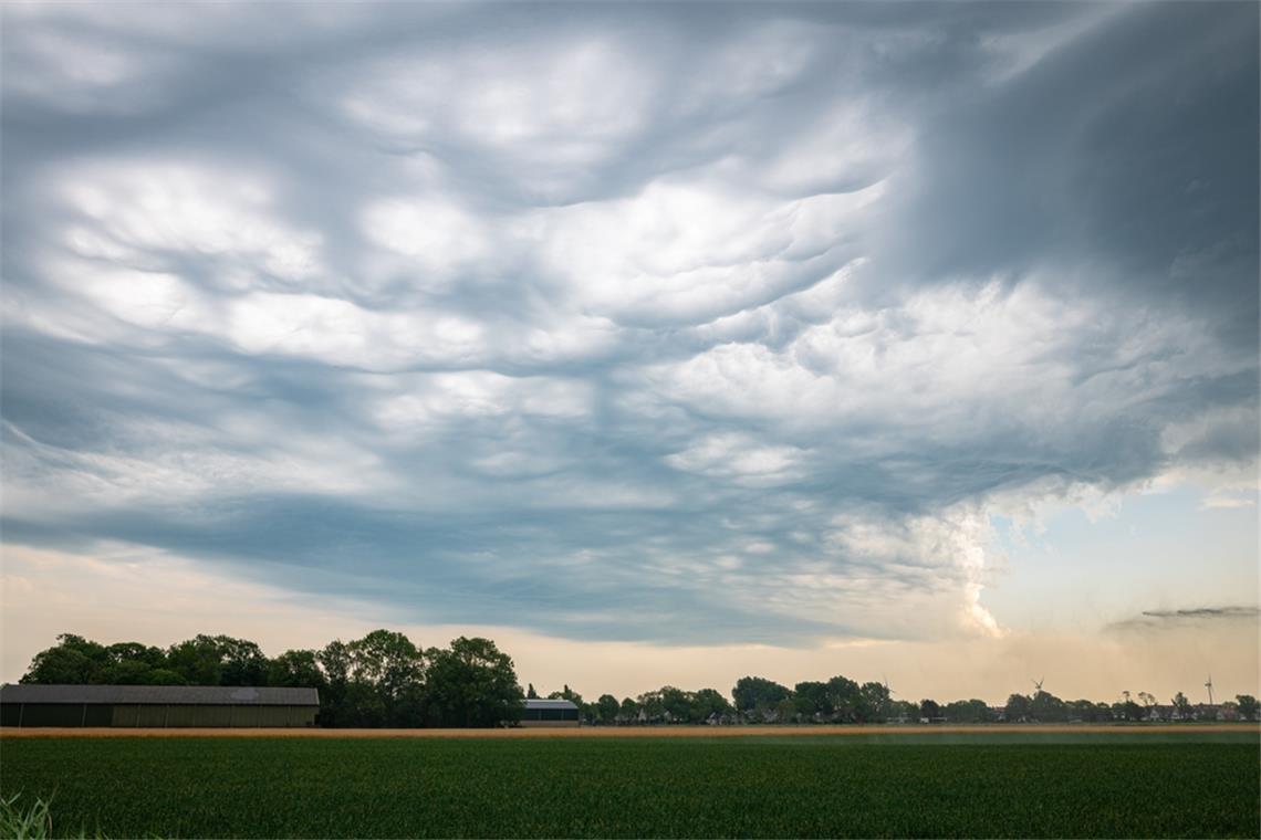In diesen Regionen gilt heute eine Unwetterwarnung In einigen Regionen herrscht heute Unwettergefahr.