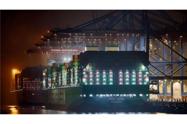 In etwa 180 von 5.300 untersuchten Warengruppen lag der deutsche Anteil am weltweiten Export zuletzt bei mindestens 30 Prozent