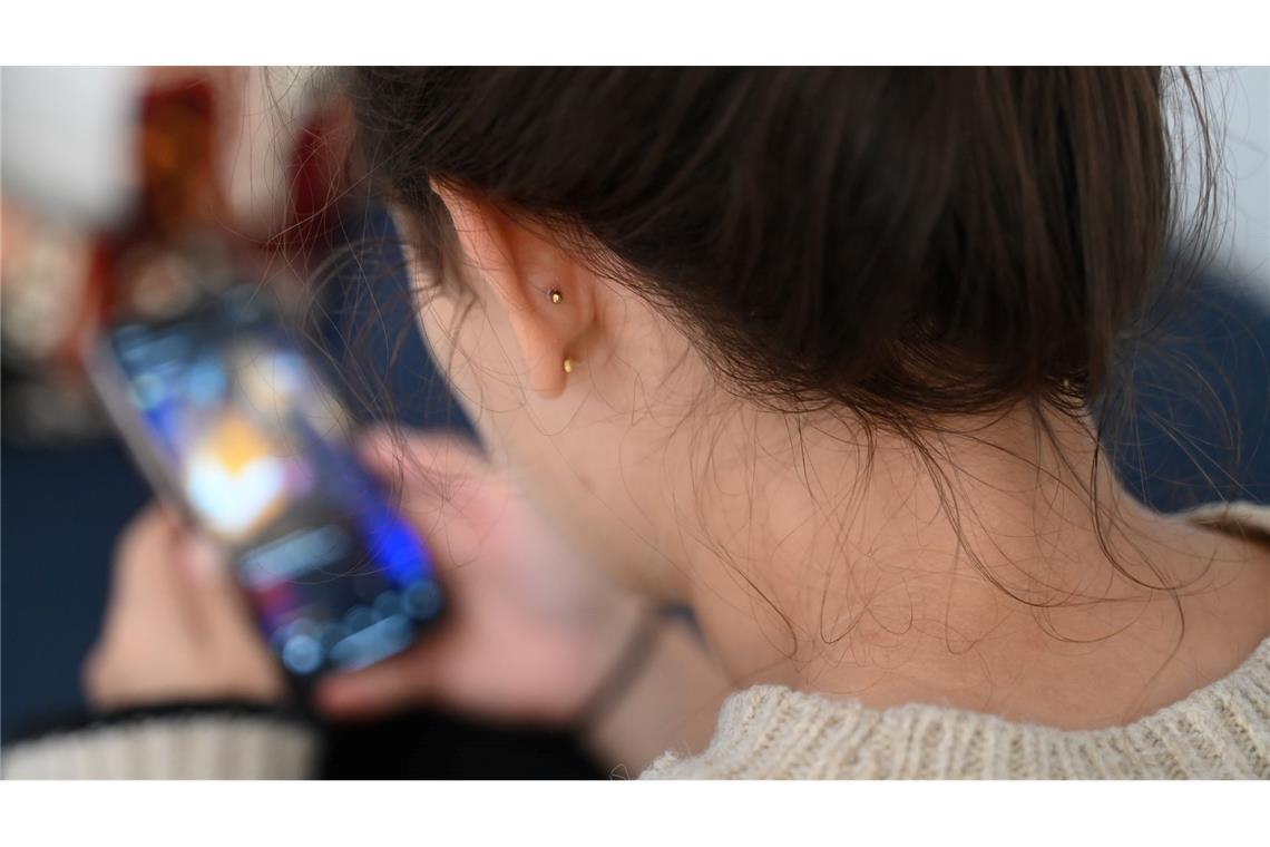 Wer wie weltweit per Internet vernetzt ist In Europa gibt es mehr Mobile Breitband-Zugänge als Menschen (Archivbild)