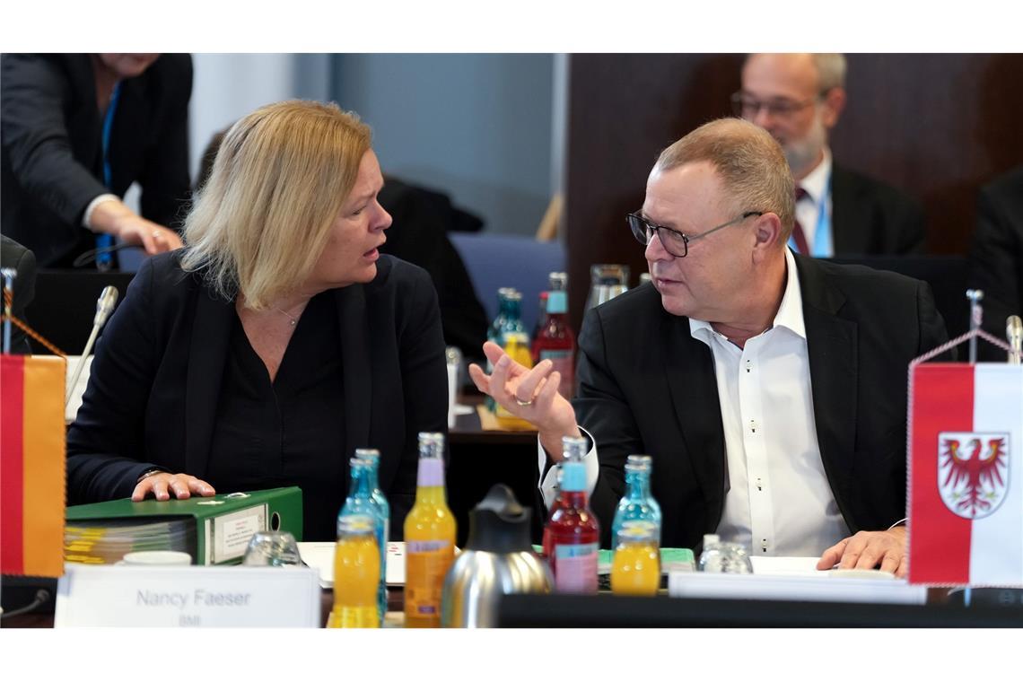 Keine Annäherung der Innenminister in Migrationsfragen In Fragen der Migrationspolitik konnten sich die SPD- und unionsgeführten Länder kaum aufeinander zubewegen.