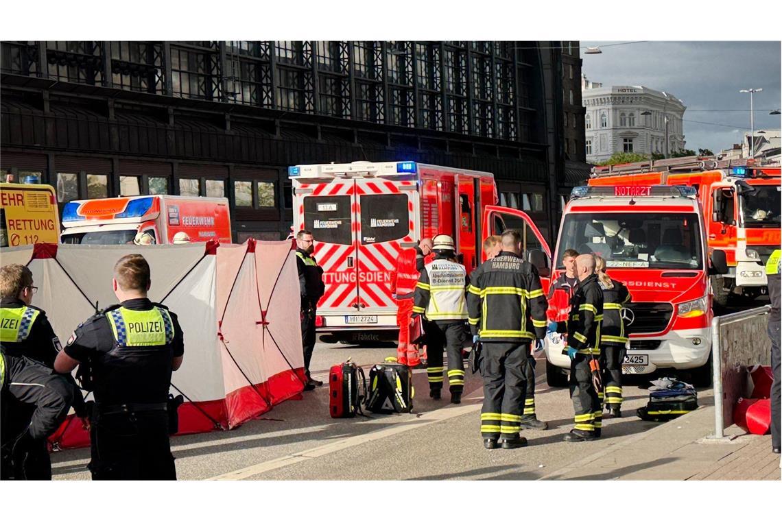 Nach Messerangriff – einige Verletzte aus Kliniken entlassen In Hamburg kam es am Freitag zu einem Messerangriff.