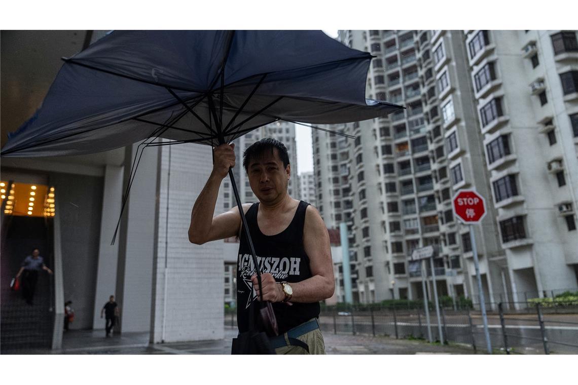 Super-Taifun "Ragasa": Taiwan und Philippinen melden Tote In Hongkong galt die höchste Taifun-Warnstufe.
