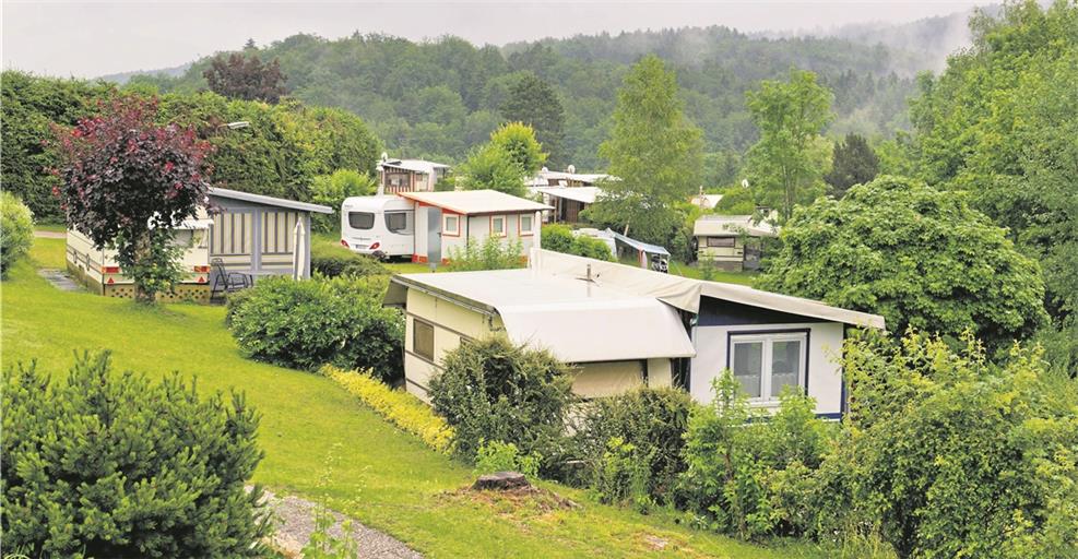 In idyllischer Lage bei Kirchenkirnberg haben die Freunde der Freikörperkultur ihr Gelände. Der Aufenthalt dort ist auch im Herbst und im Winter möglich. Fotos: V. Hoschek