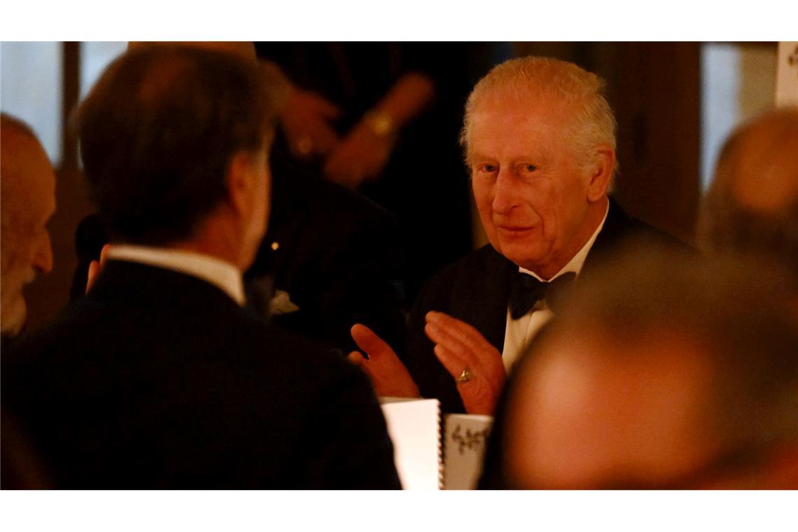 Charles diniert mit Beckhams, Mirren und Versace In Italien ist Charles als "Re Carlo" bekannt.