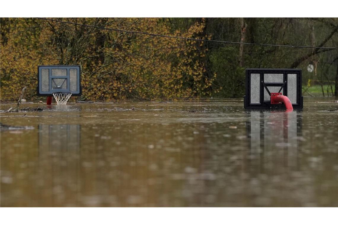 Land unter in den USA: Mindestens 16 Tote bei Unwettern In Kentucky gab es mehrere Tote - darunter ein neunjähriger Junge.