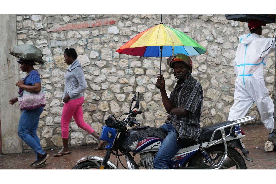 Hurrikan "Melissa" wütet auf Jamaika und steuert auf Kuba zu In Kuba bereiteten sich die Menschen auf die Ankunft von "Melissa" vor.