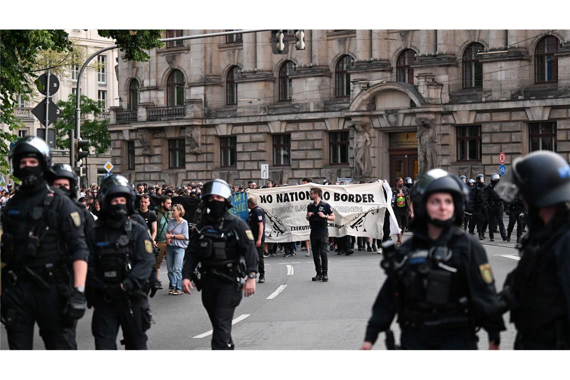 Mutmaßlicher Kopf von Linksextremisten-Gruppe gefasst In Leipzig hatte es nach der Urteilsverkündung Solidaritätskundgebungen für Lina E. gegeben. (Archivfoto)
