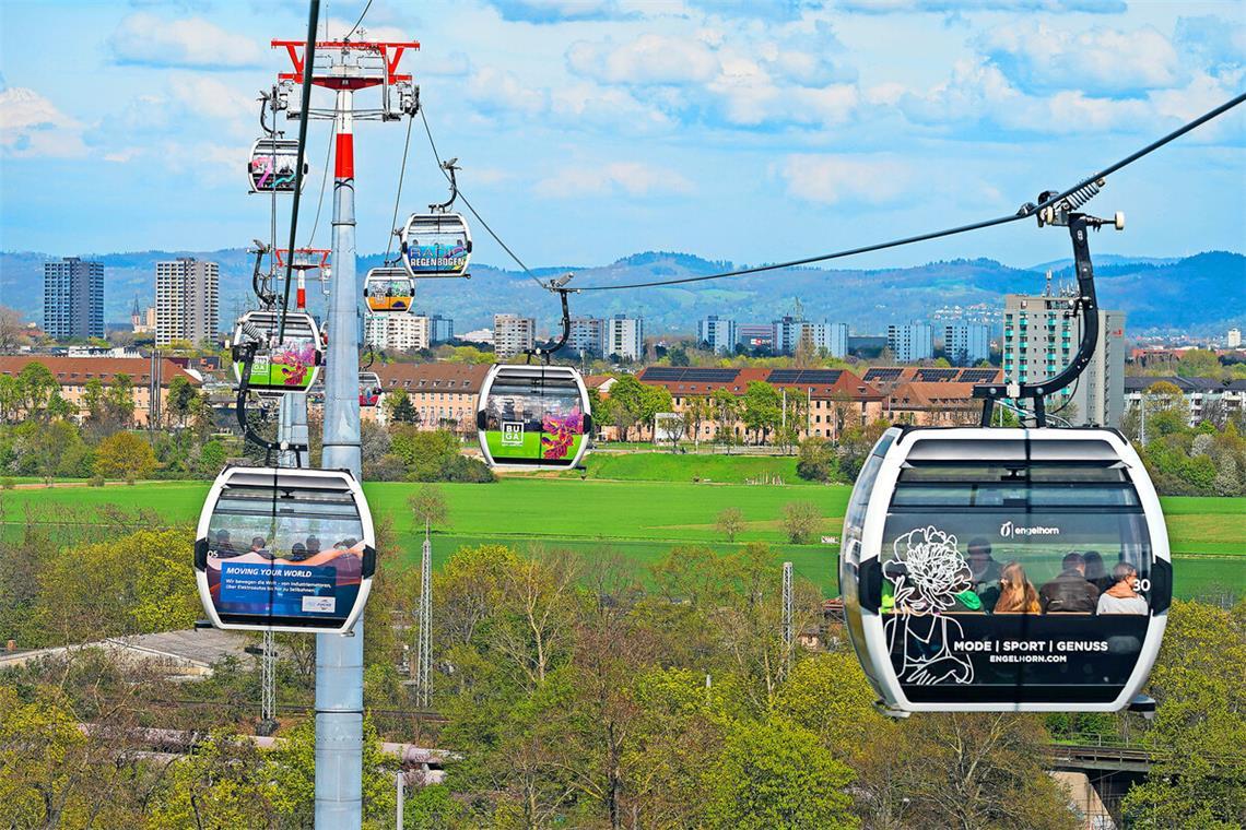 In Mannheim drehte zur Bundesgartenschau eine Seilbahn ihre Runden. In Stuttgart könnte sie das Nahverkehrsnetz ergänzen.