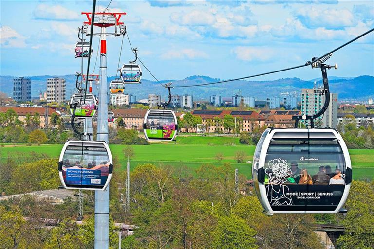 In Mannheim drehte zur Bundesgartenschau eine Seilbahn ihre Runden. In Stuttgart könnte sie das Nahverkehrsnetz ergänzen.