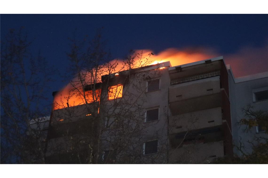 In Mannheim ist ein Hochhaus in Brand geraten.