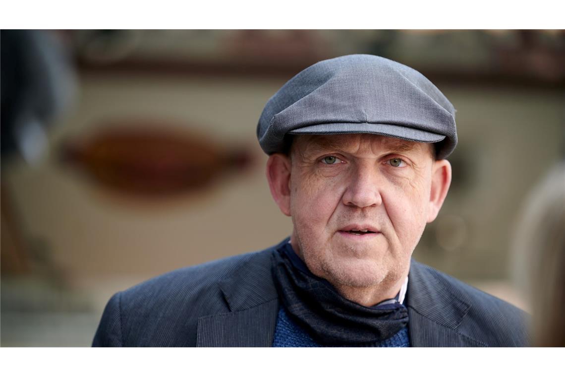 Kölner "Tatort"-Kommissar möchte Krimi im Zoo drehen In mehr als 90 "Tatort"-Filmen haben sich Kommissar Schenk und sein Kollege Max Ballauf (Klaus J. Behrendt) seit Ende der 1990er Jahre mit Mordfällen und Kriminalität befasst.