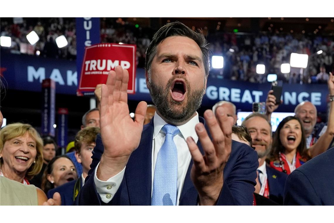 Wer ist J.D. Vance? Das muss man über den US-Vize wissen In Milwaukee bekam Vance großen Applaus. (Archivbild)