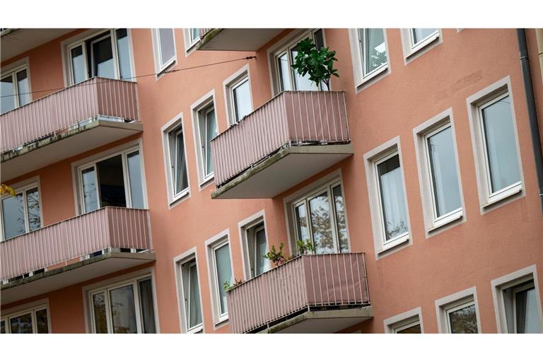 In München lag die durchschnittliche Kaltmiete mit etwa 23 Euro je Quadratmeter an der Spitze. (Archivbild)