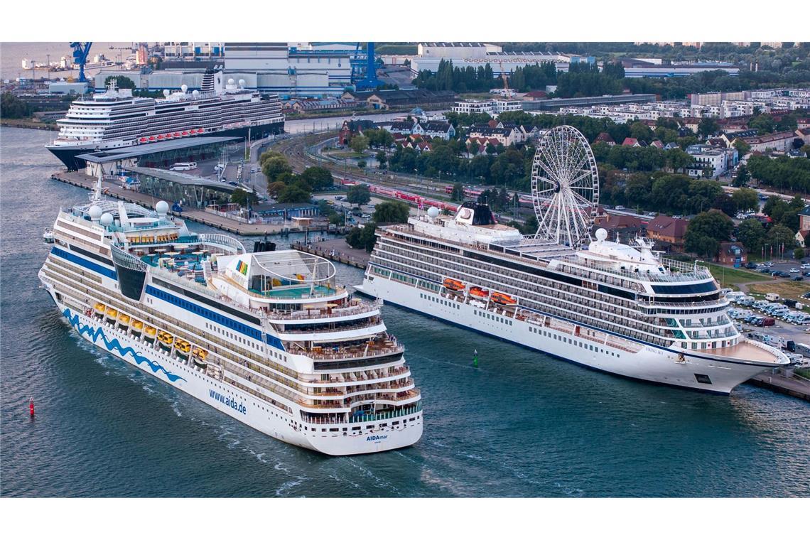 In Norddeutschland ist die Kreuzfahrt ein Wirtschaftsfaktor. Die wichtigsten Häfen sind: Hamburg, Kiel, Rostock-Warnemünde, Bremerhaven. (Archivbild)