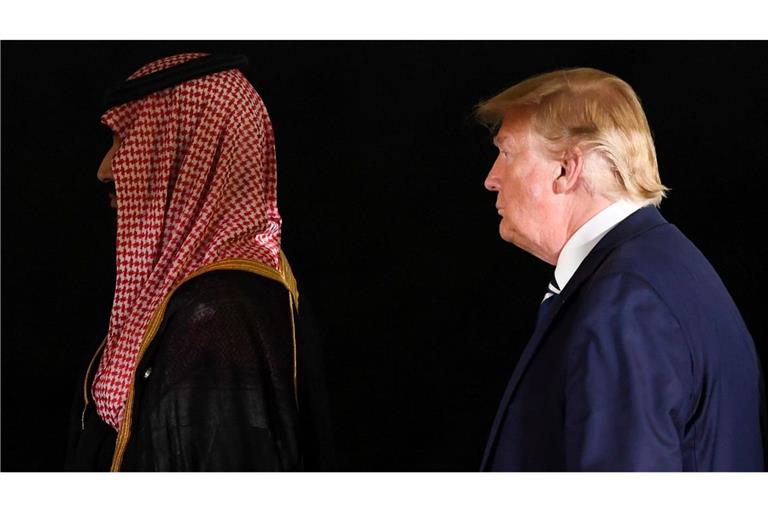 In Riad trifft Donald Trump auf einen mächtigen Mann, der zwar nur genau halb so alt ist wie er, mit dem ihn ansonsten aber einiges verbindet: Saudi-Arabiens Thronfolger Mohammed bin Salman. (Archivbild)