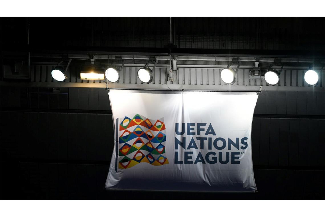 UEFA nach Spielabbruch durch Kosovo gefordert In Rumänien ist es in einem Nations-League-Spiel zu einem Eklat gekommen.