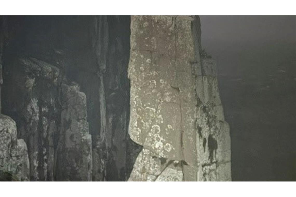 Auf Felsnadel gefangen: Kletterer von "Totem Pole" gerettet In schwindelerregender Höhe waren die Kletterer stundenlang auf einem kleinen Felsvorsprung gefangen.